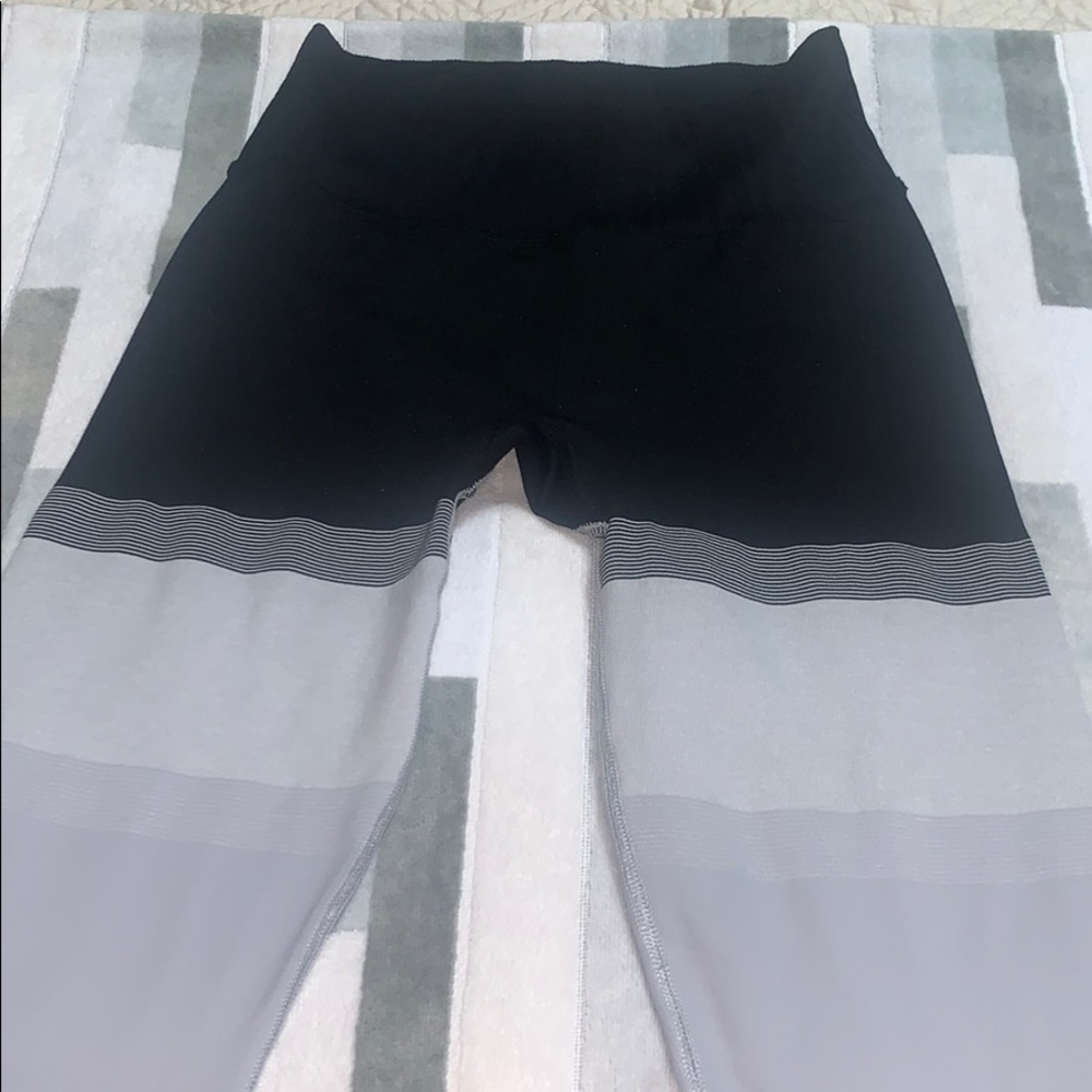 ATHLETA LEGGINGS - Picture 4 of 8